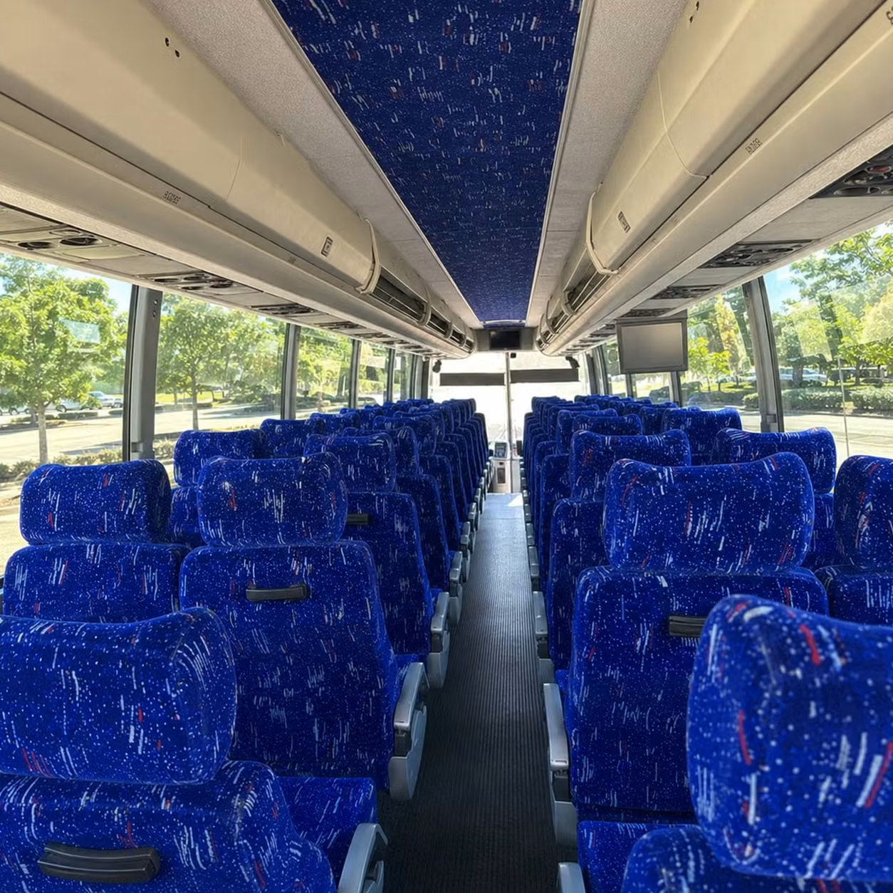 browse charter buses for omaha college and university campus field trips
