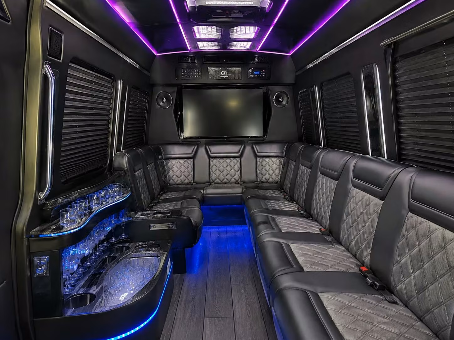 we make it simple to arrange omaha storm chasers and td ameritrade park bus rentals